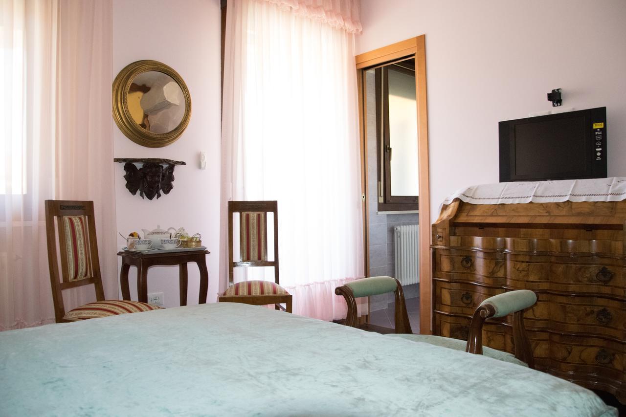 B&B Il Glicine Fiorito Lido de Venecia Exterior foto